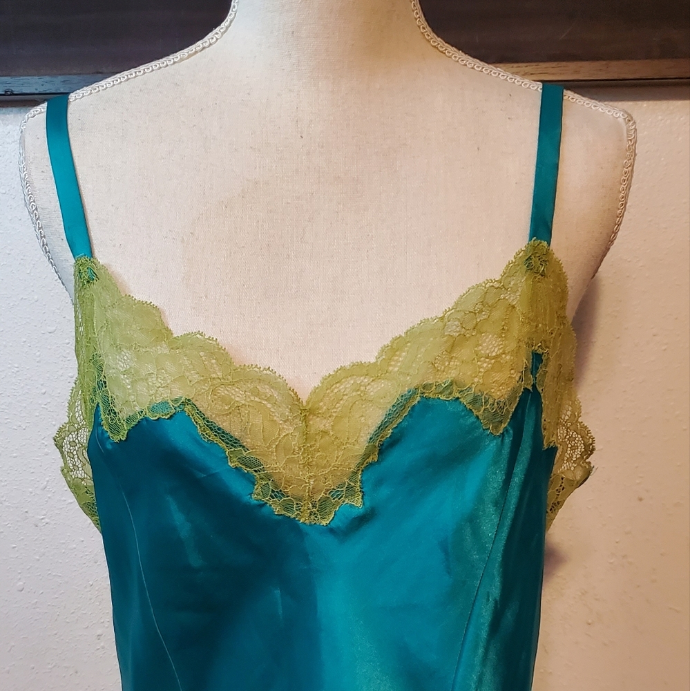 Jones New York Chemise and Robe - Picture 4 of 16